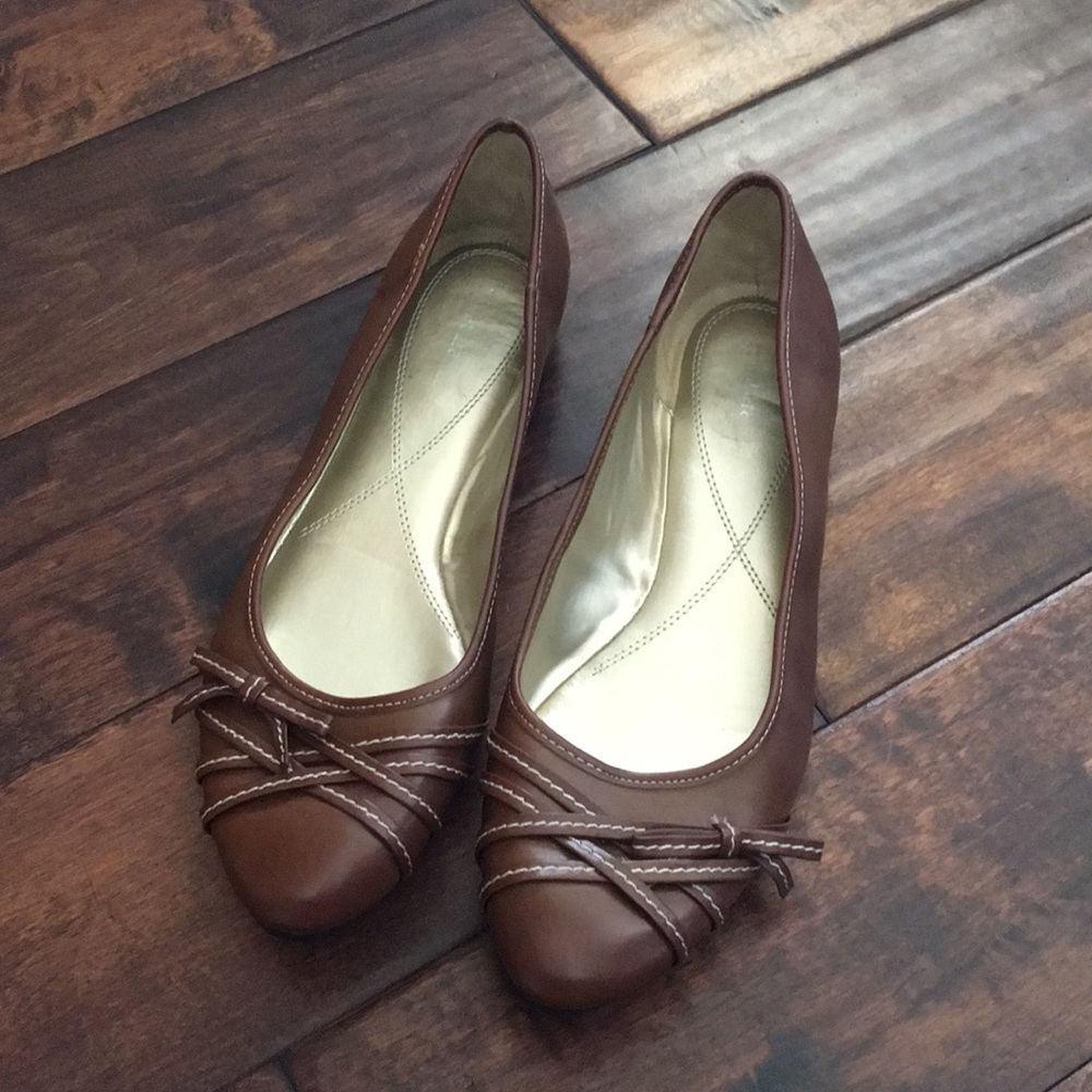 Naturalizer - Abra - cognac brown flats with bow